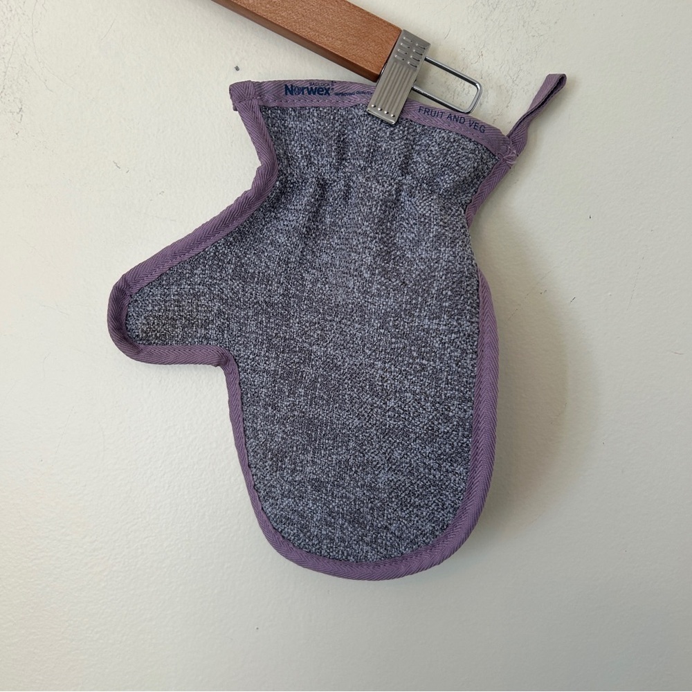 Norwex Fruit and Veg Clearing Scrubbing Mitt